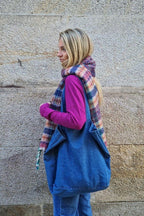 Bolso de tela vaquera oscuro con opción de personalizarlo