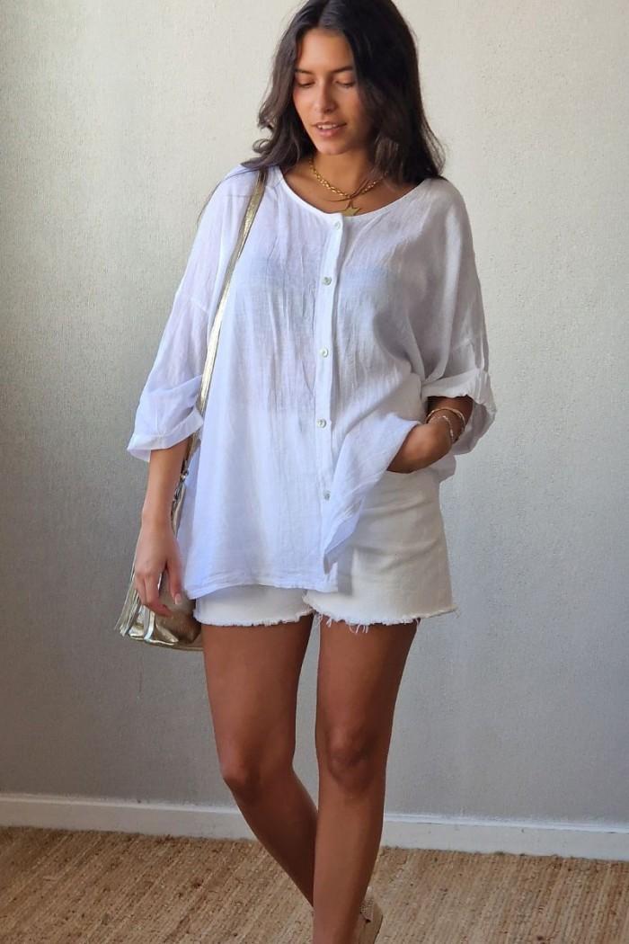 Camisa oversize con manga tres cuartos en color blanca