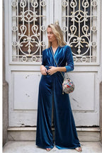 Mono de terciopelo azul petróleo