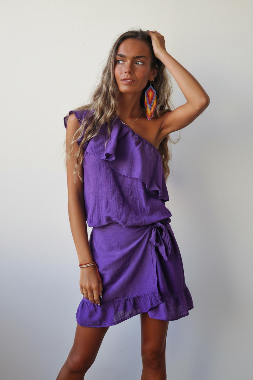Mini falda con lazada delantera en color morado
