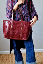 Bolso shopper tachuelas granate