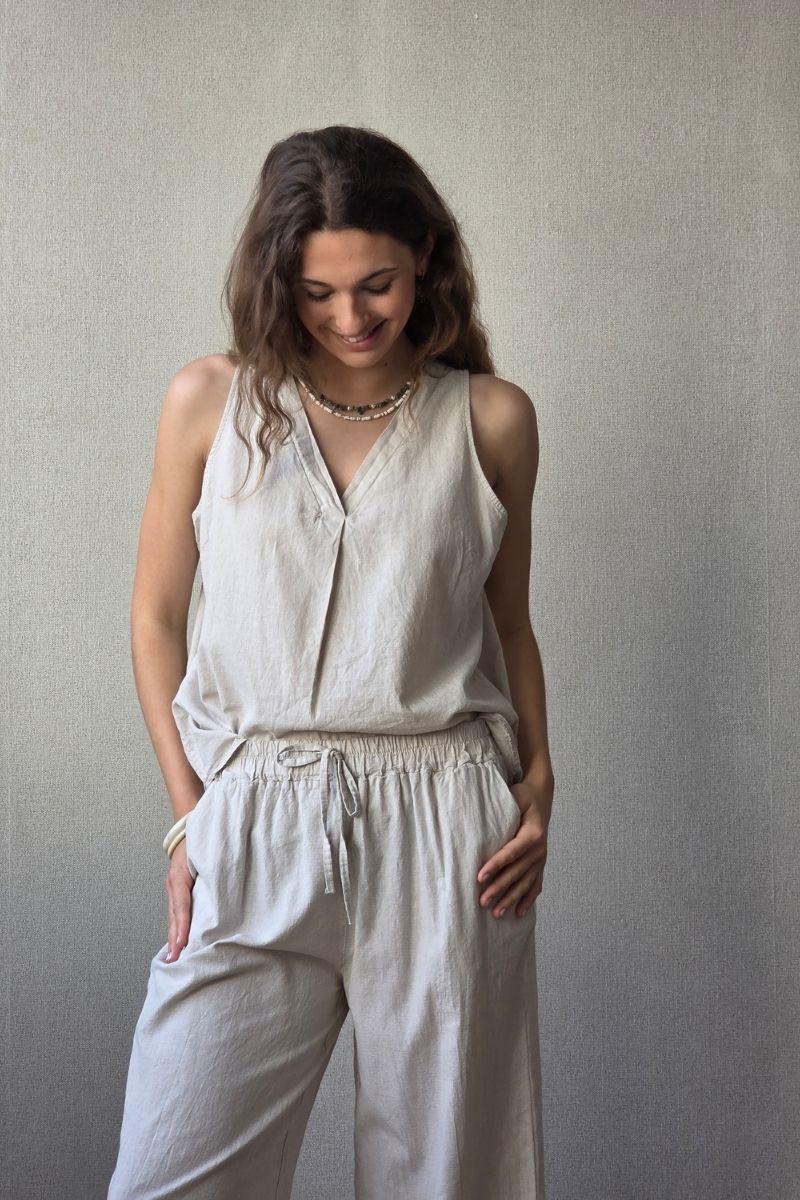 Pantalón tipo lino beige