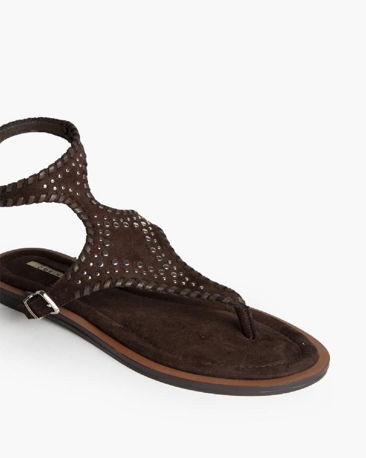 Sandalia con tachas chocolate