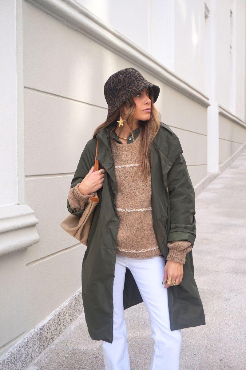 Parka larga tipo chubasquero verde militar