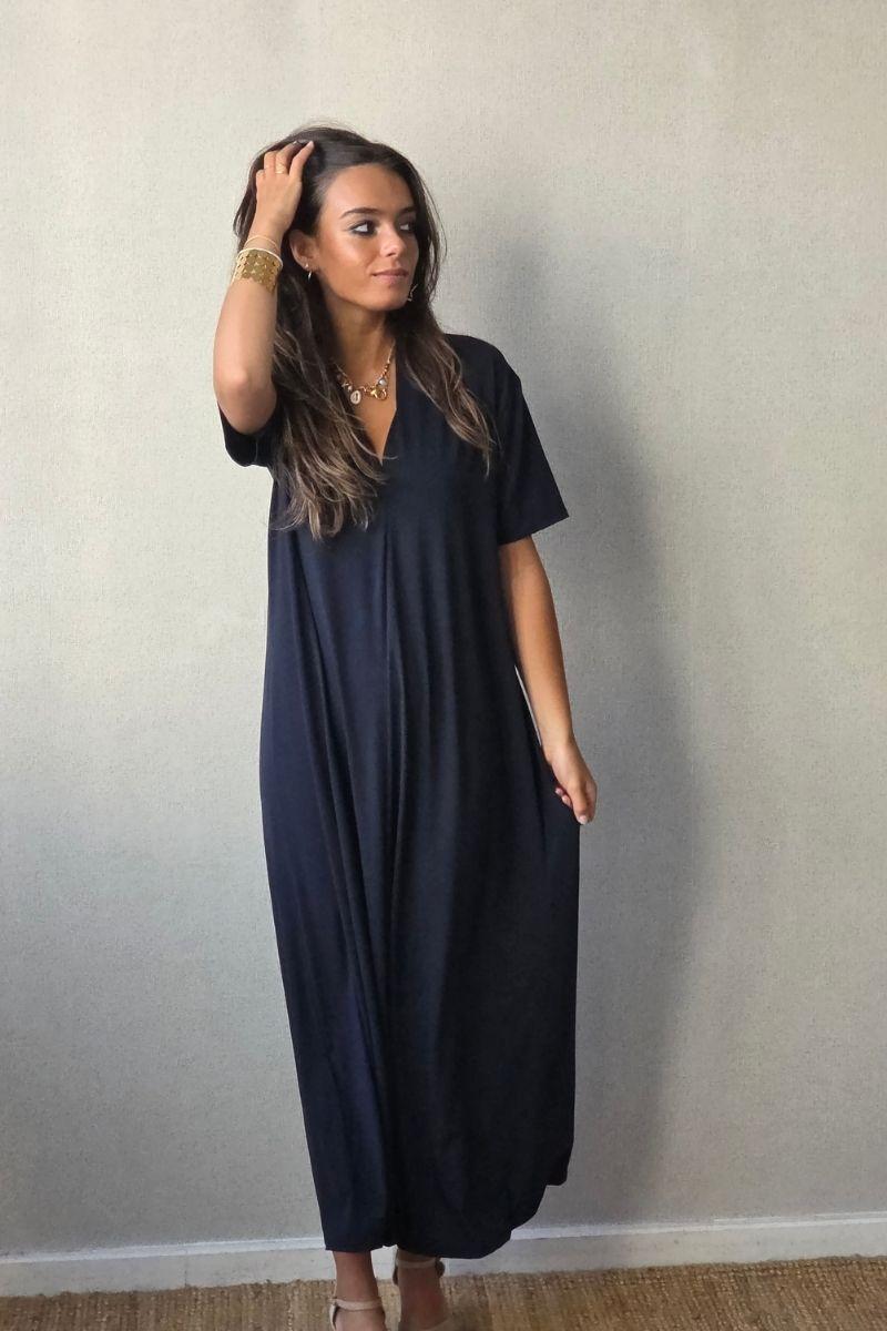 Vestido liso cuello pico m/corta azul marino