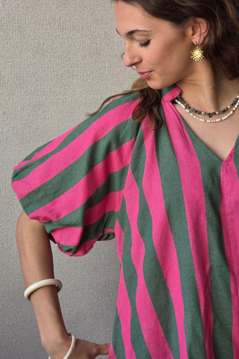 Vestido de mujer manga abullonada con rayas fucsia