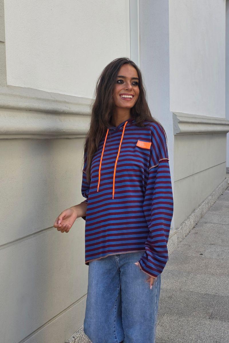 Sudadera de rayas con capucha azulón
