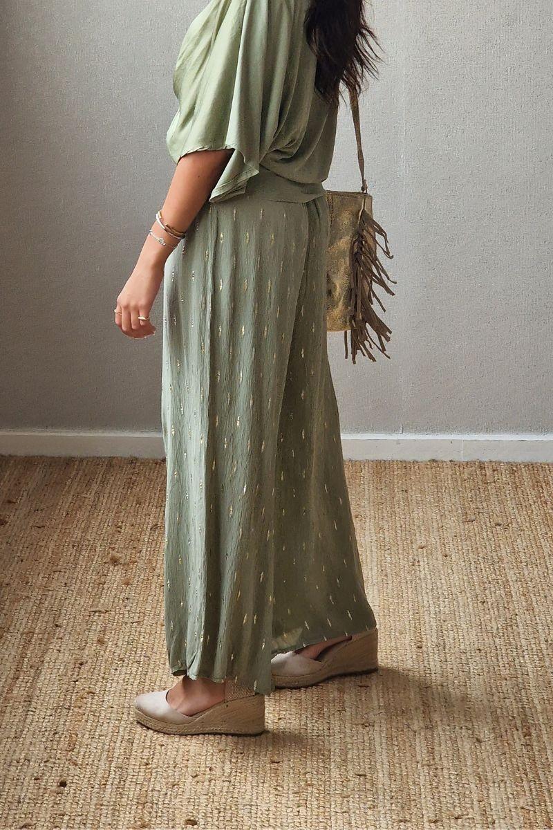 Pantalón tipo bambula verde militar y lurex dorado