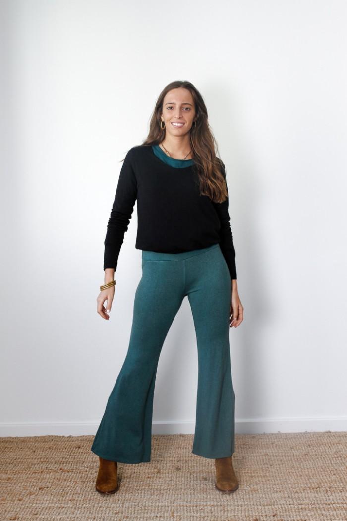 Pantalón de punto campana verde