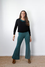 Pantalón de punto campana verde