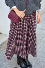 Falda larga de cuadros corte cadera granate
