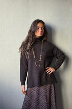 Jersey cuello alto con botones chocolate