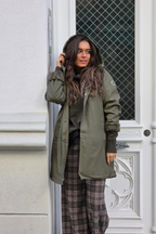 Chaquetón capucha forro peluche verde militar