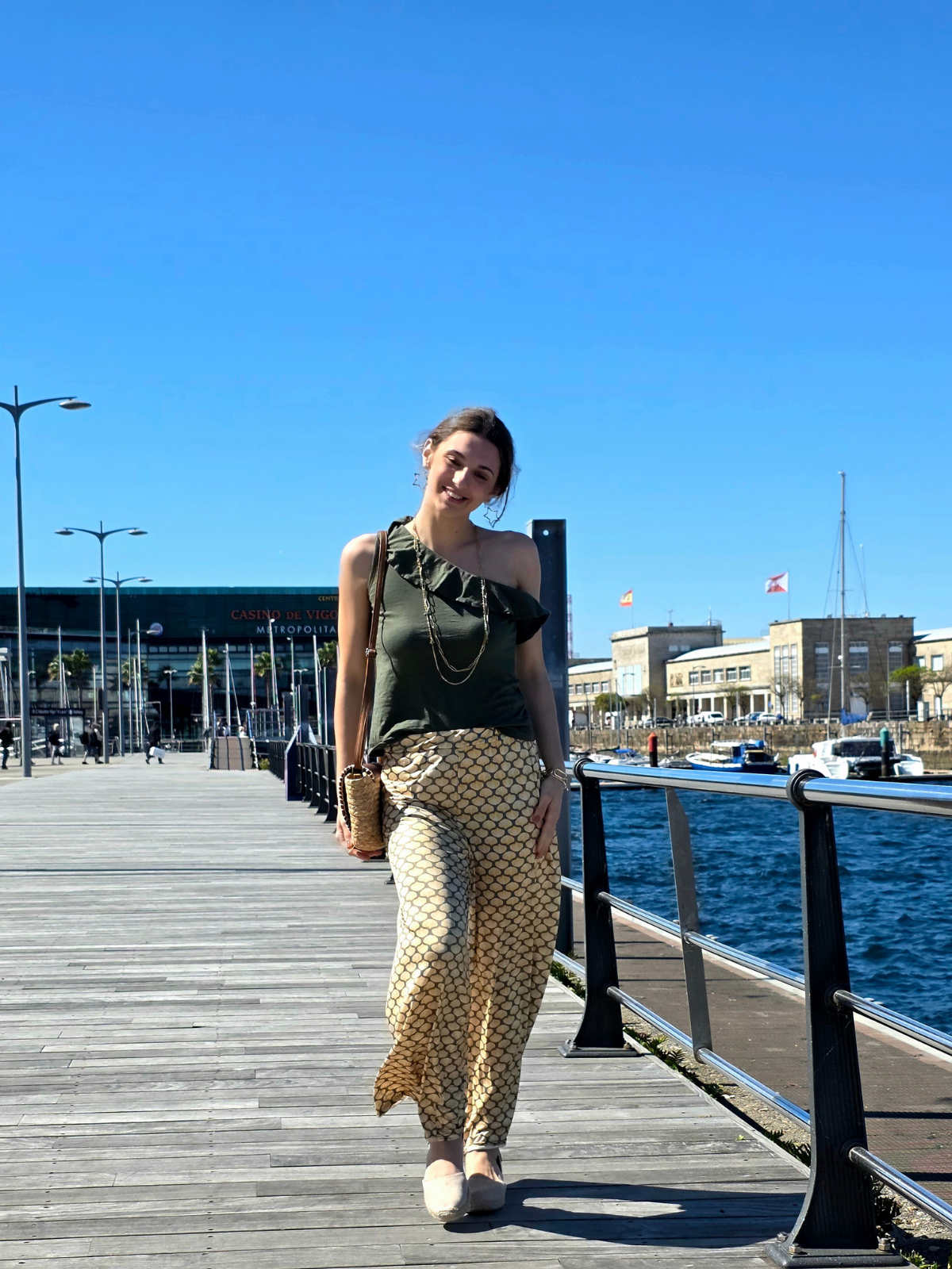 Pantalón Estampado Conchas Caqui elástico