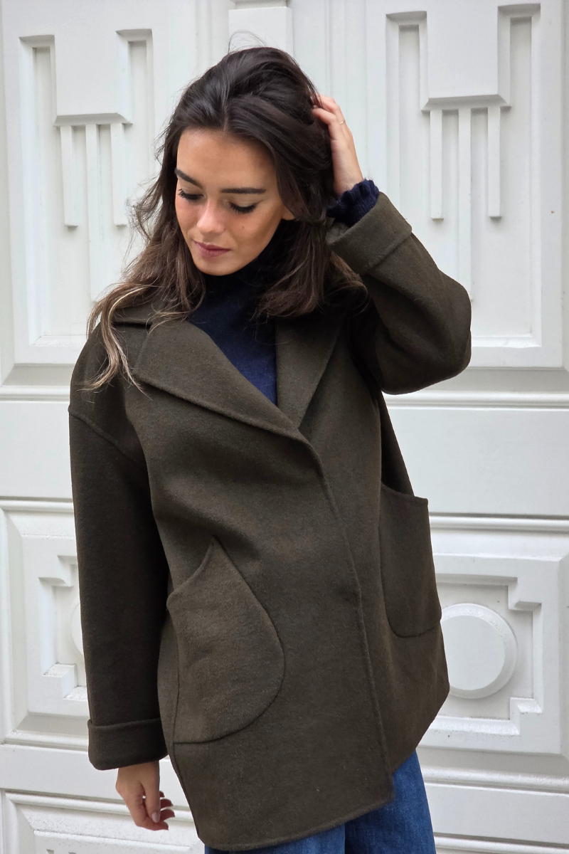 Abrigo de paño verde militar