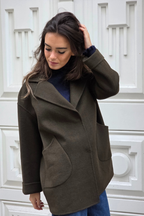 Abrigo de paño verde militar