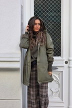 Chaquetón capucha forro peluche verde militar