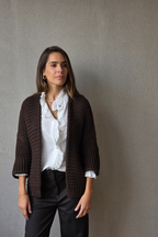 Chaqueta de punto gordo tipo kimono chocolate