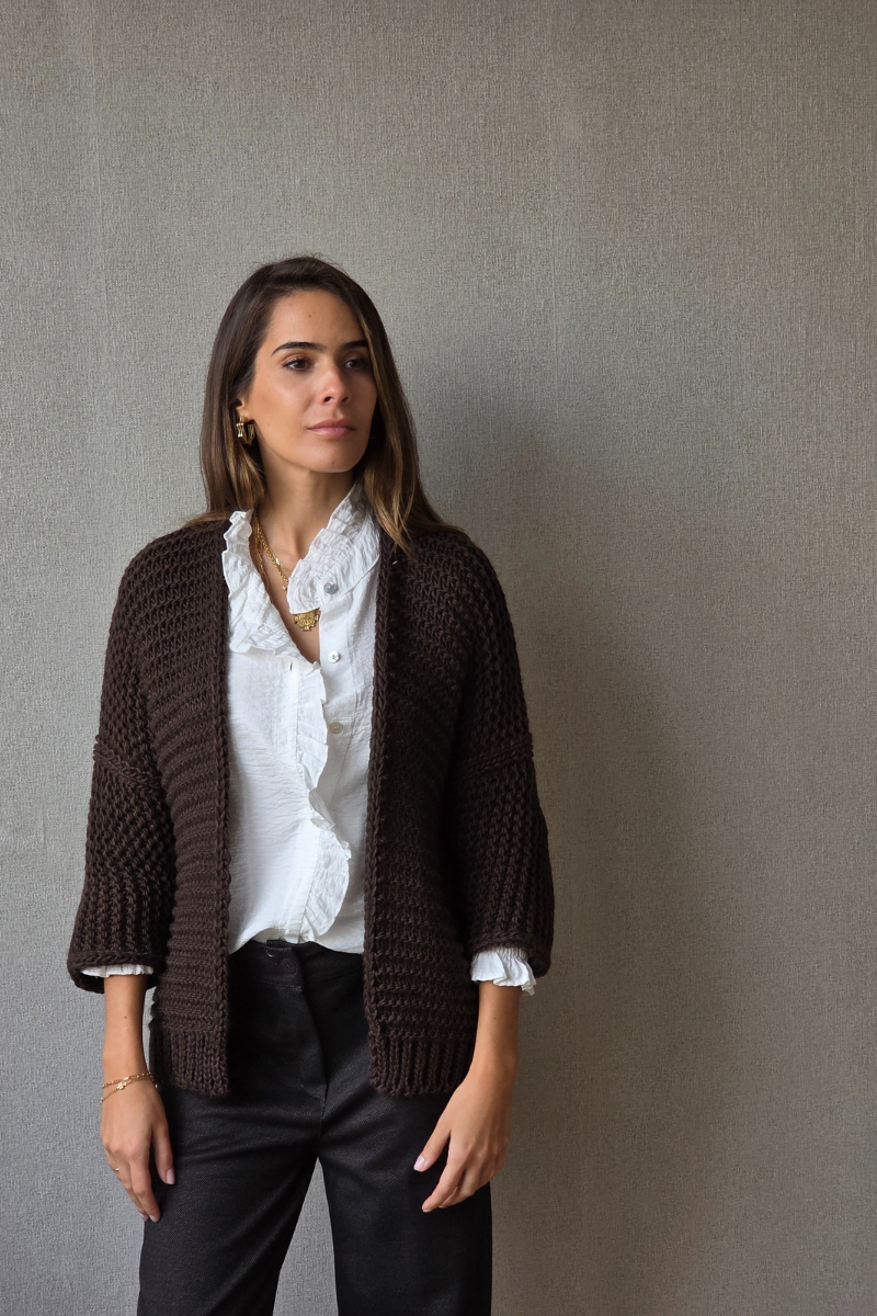 Chaqueta de punto gordo tipo kimono chocolate