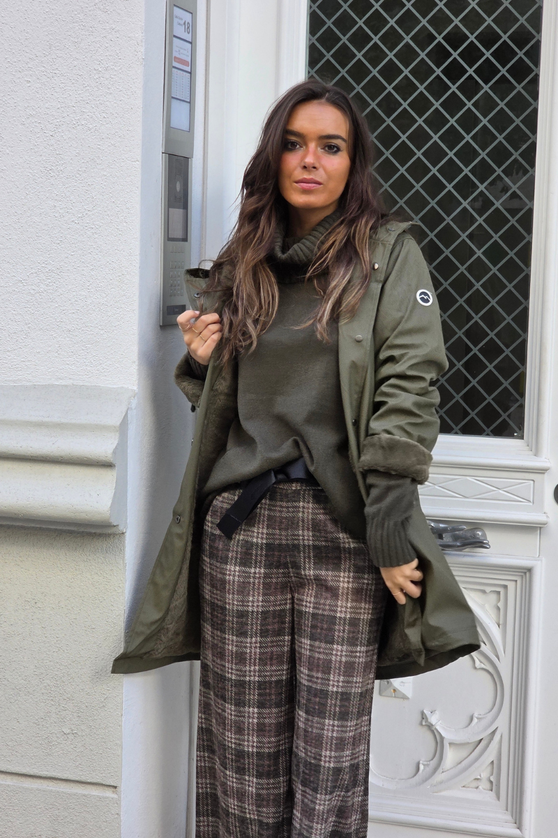 Chaquetón capucha forro peluche verde militar