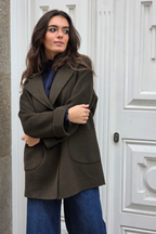 Abrigo de paño verde militar