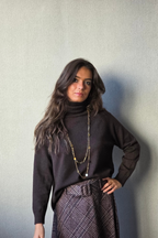 Jersey cuello alto con botones chocolate