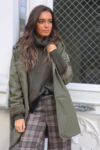 Chaquetón capucha forro peluche verde militar