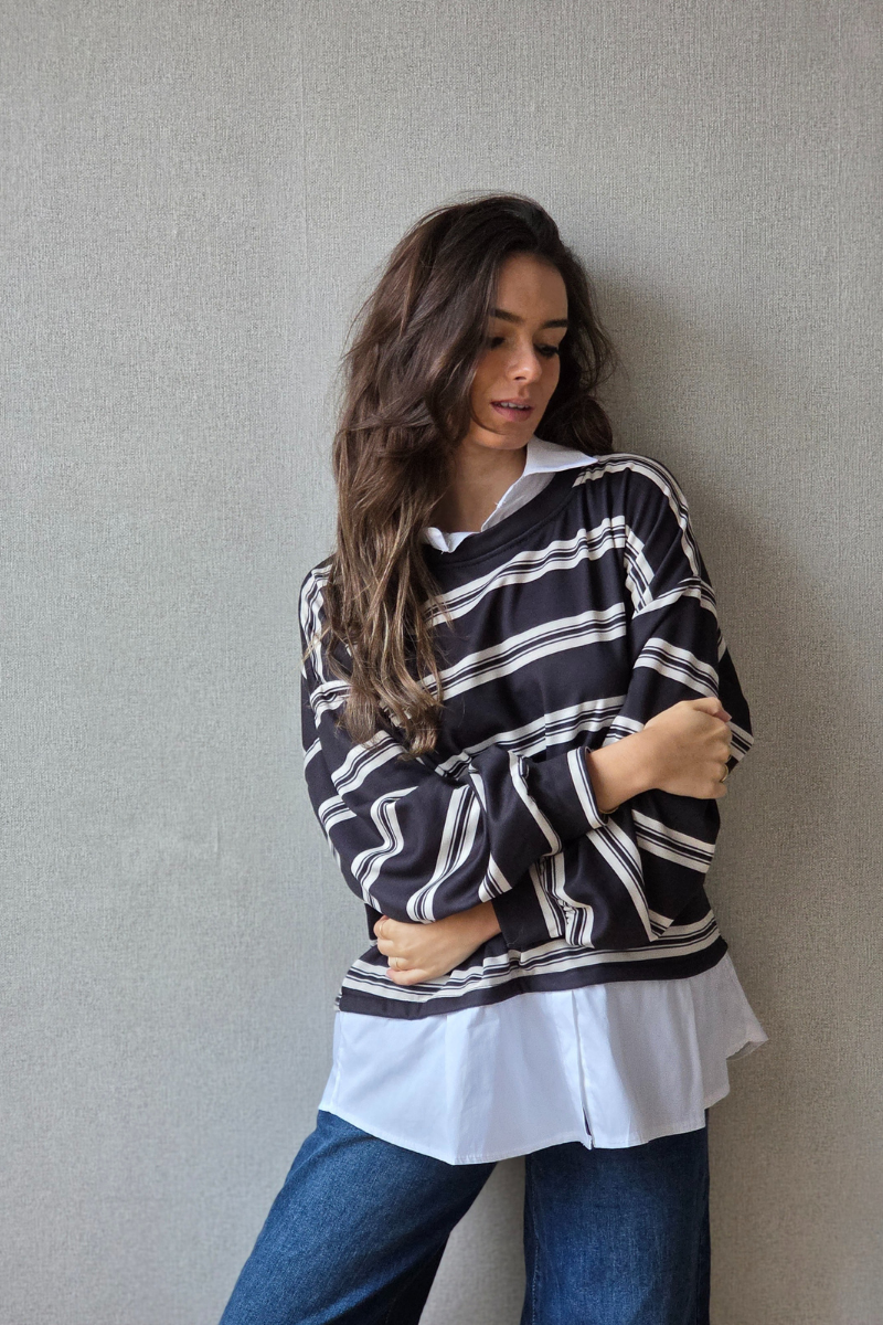 Jersey de rayas negras y blancas con detalle de camisa falsa