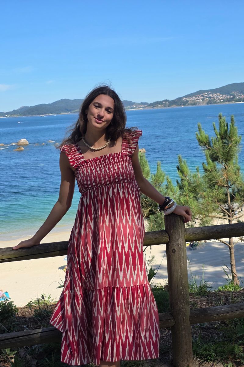 Vestido ikat tirante ancho fresa