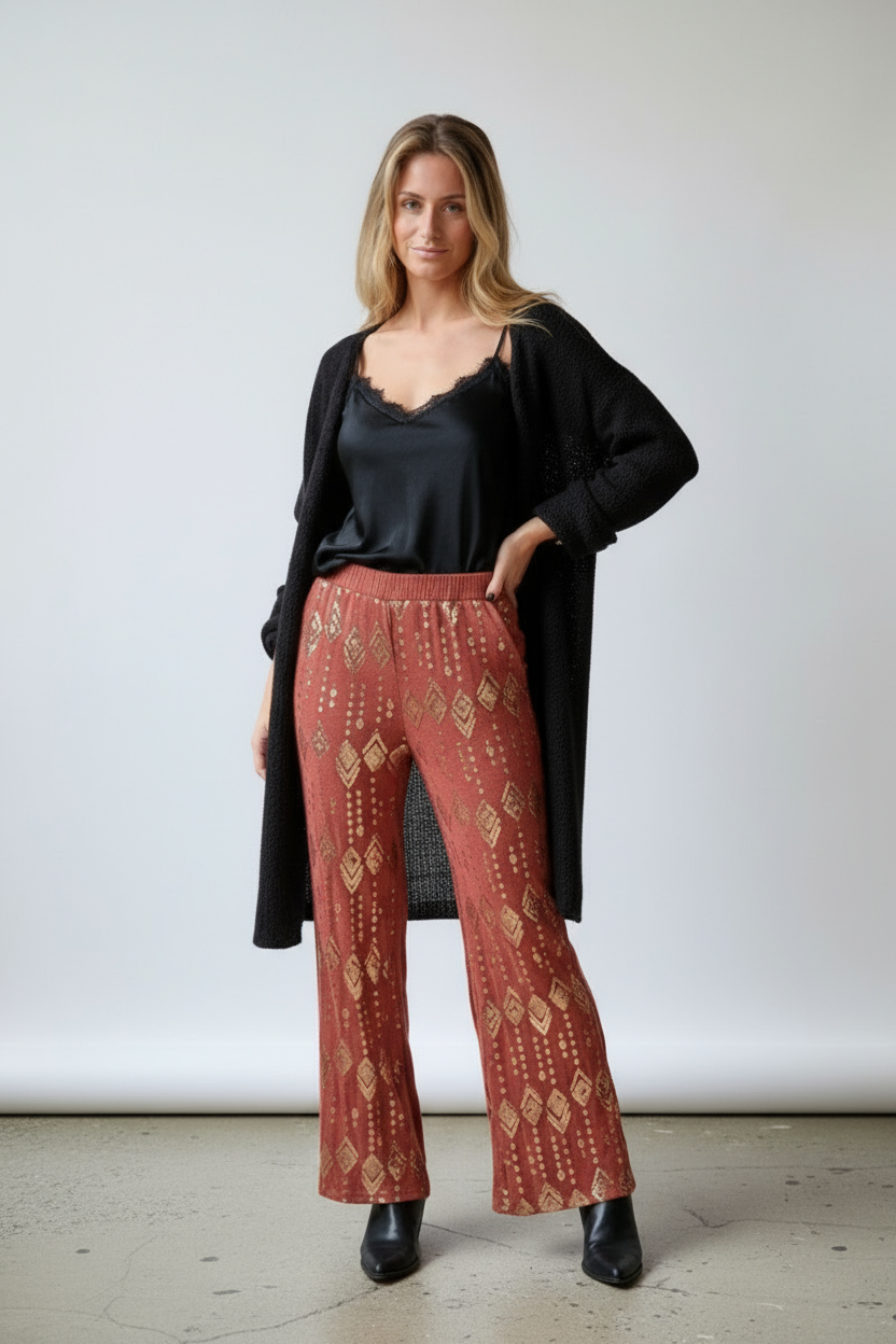 Pantalón de punto color caldero con lentejuelas