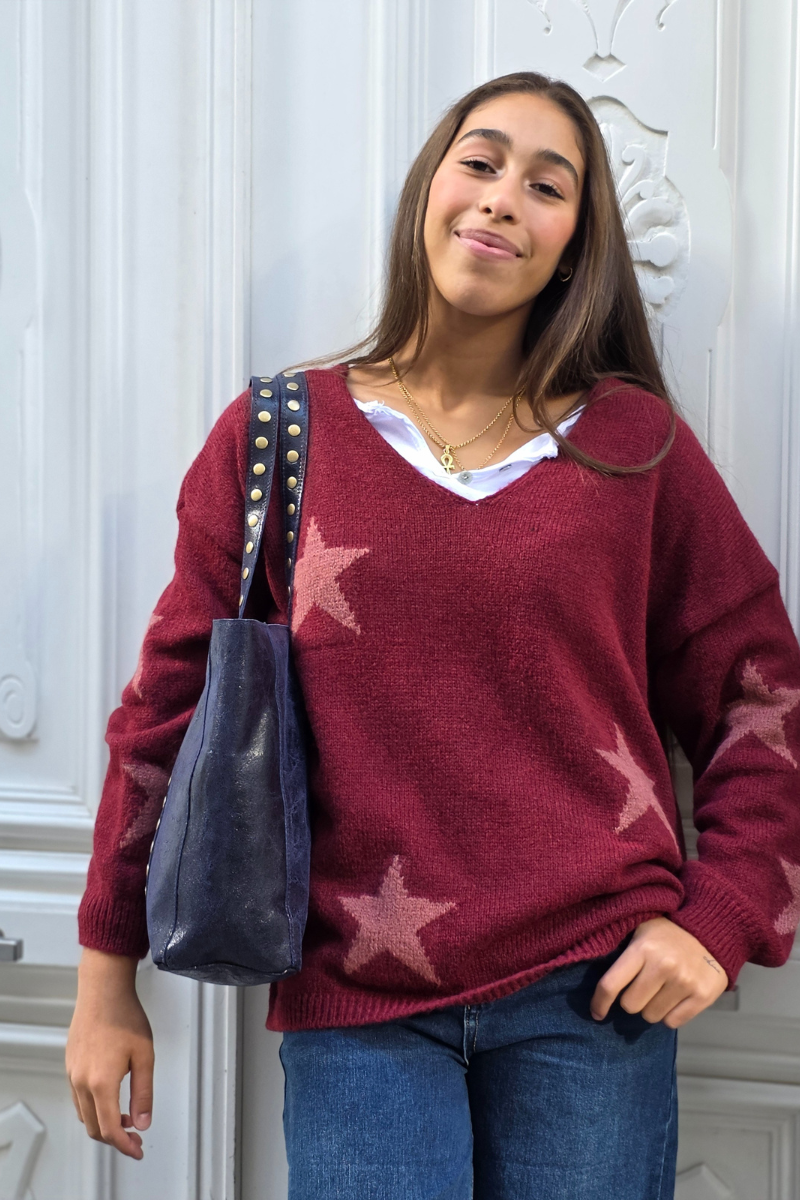 Jersey punto cuello pico con estrellas burdeos