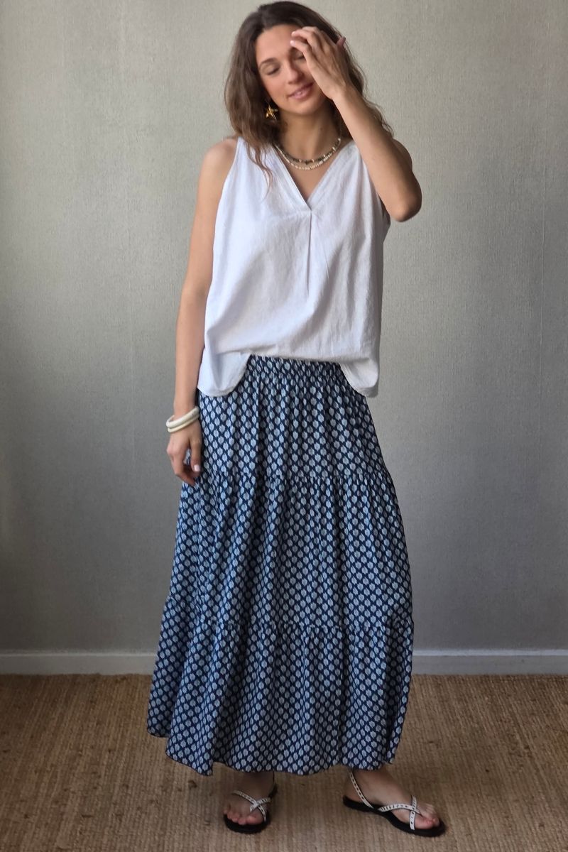 Falda estampado de flores con volantes azul marino