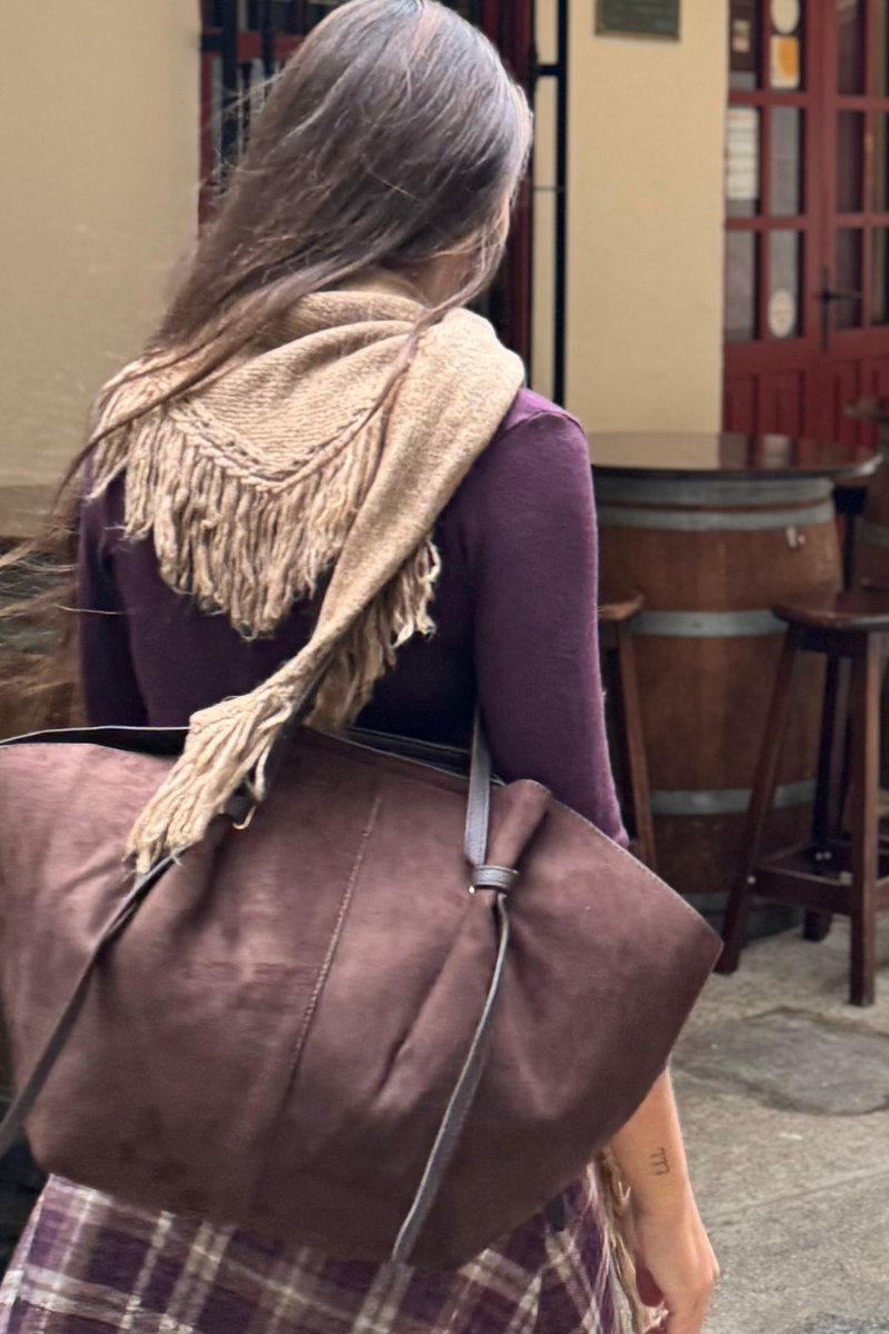 Bufanda tipo mini chal de flecos camel