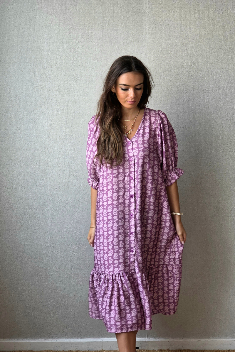 Vestido flores  con botones morado