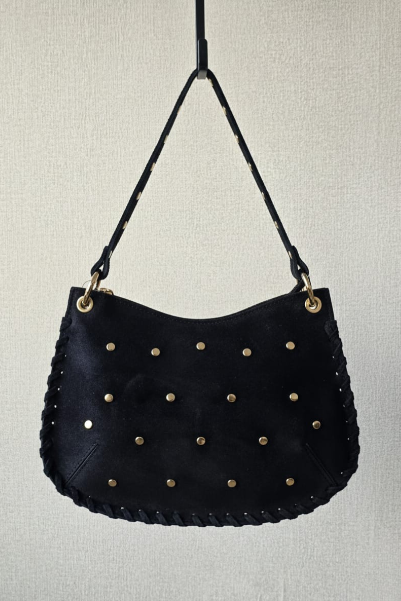 Bolso tipo ante con tachas  negro