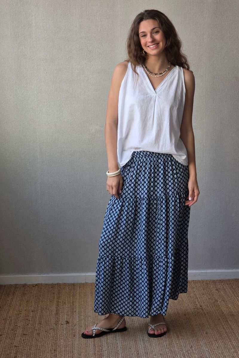 Falda estampado de flores con volantes azul marino