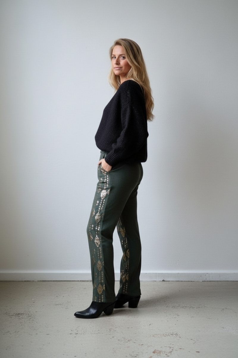 Pantalón de punto verde con lentejuelas