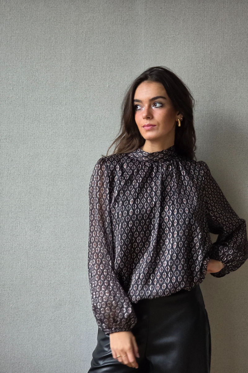Blusa estampada rombos con lurex negra