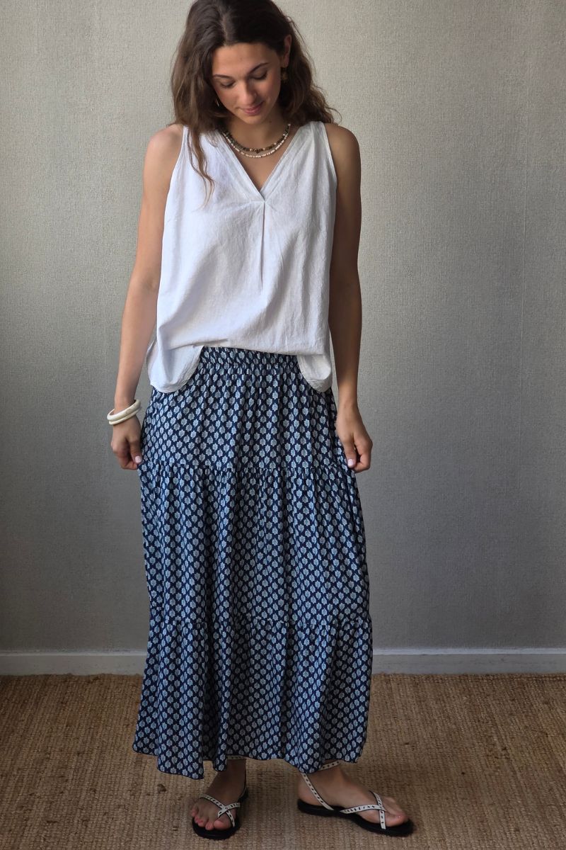 Falda estampado de flores con volantes azul marino