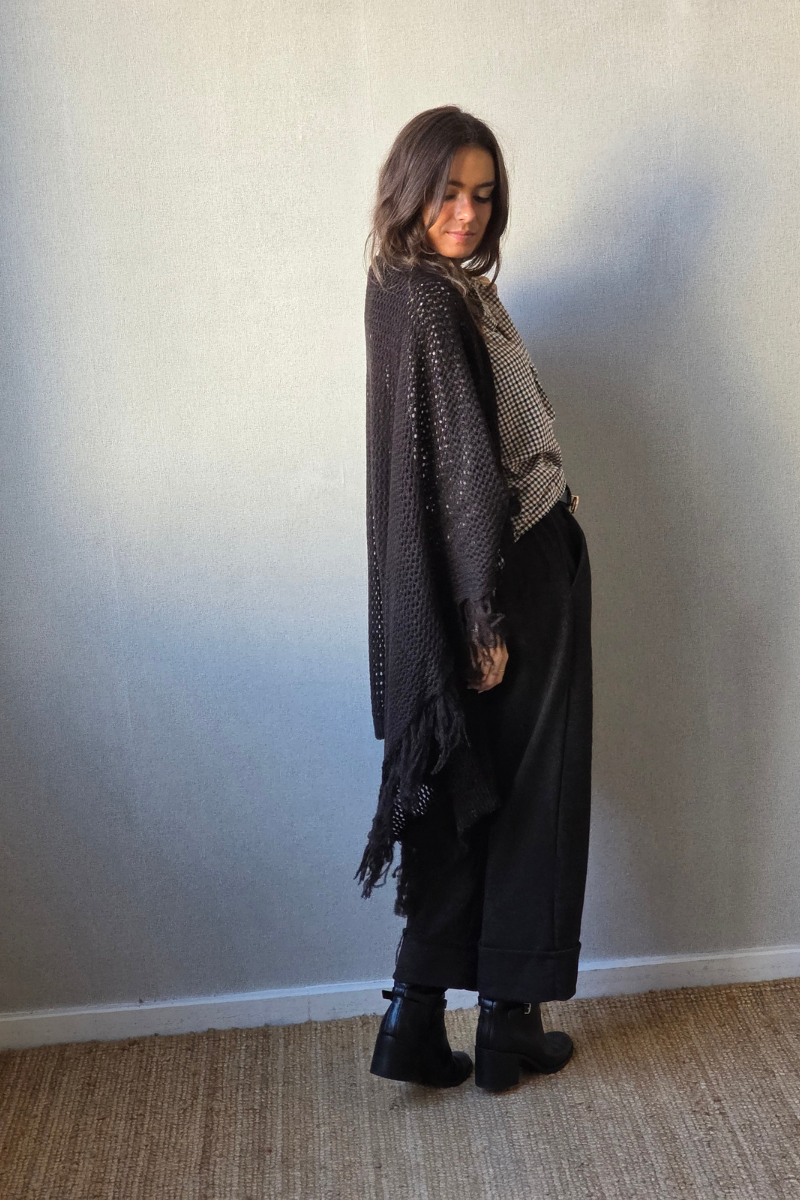 Chal de punto con flecos chocolate