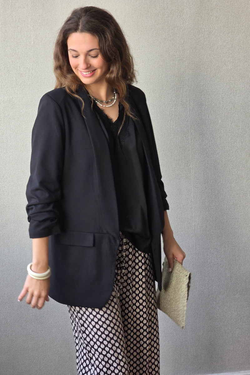 Blazer Negra Suelta - Mangas Fruncidas Elegantes