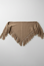 Bufanda tipo mini chal de flecos camel