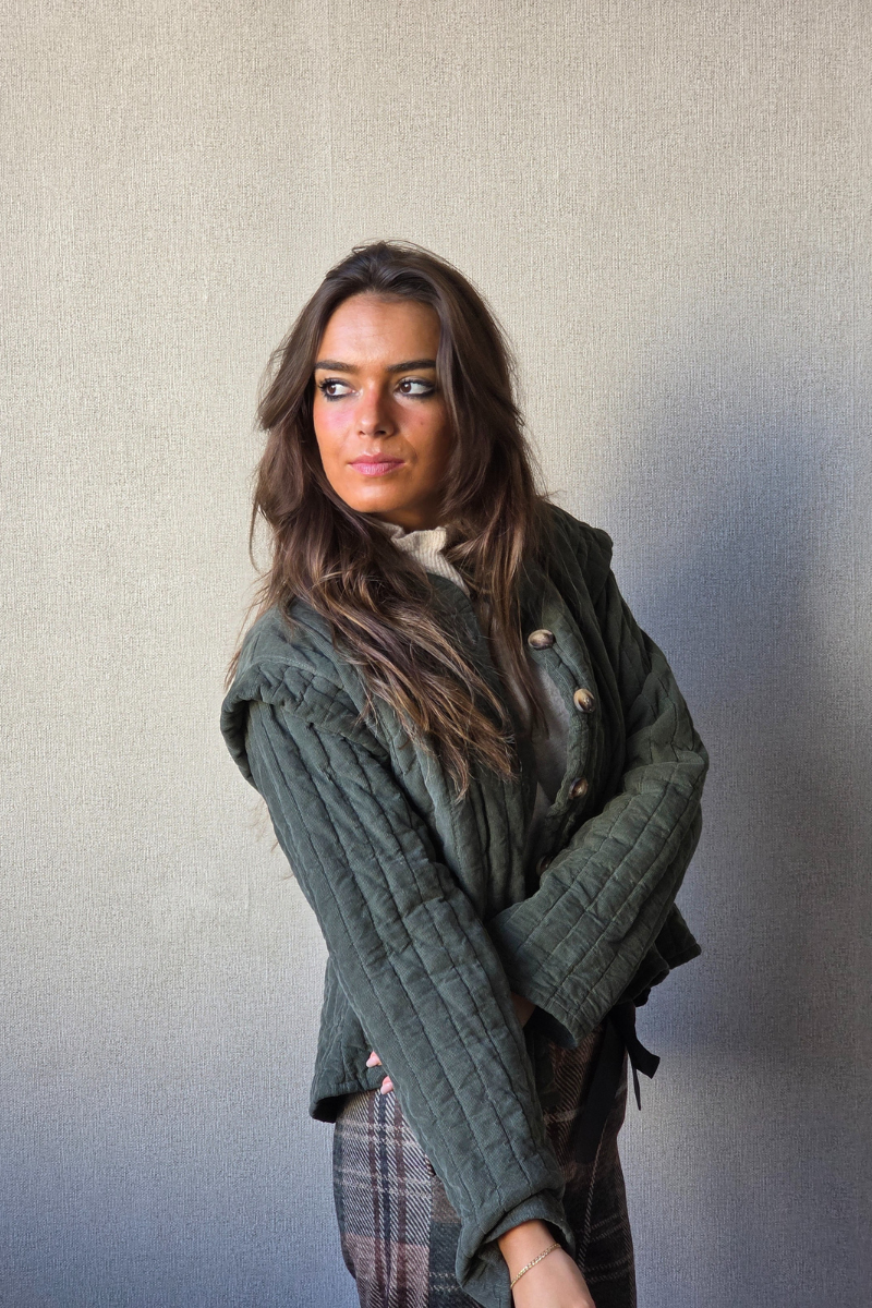 Chaqueta corta micro pana verde militar