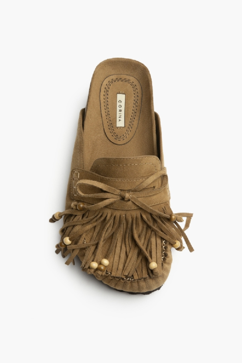 Zueco Plano Ante Camel con Flecos - Estilo Boho Chic