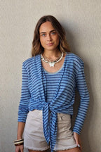Chaqueta azul de lino con rayas