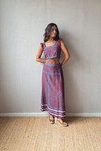Conjunto con estampado de flores granate