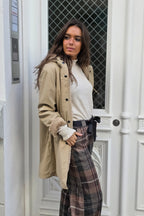 Chaquetón capucha forro peluche beige