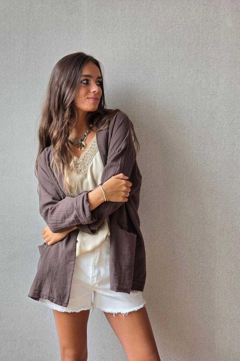 Chaqueta tipo lino en color chocolate