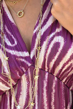 Vestido estampado cuello pico berenjena