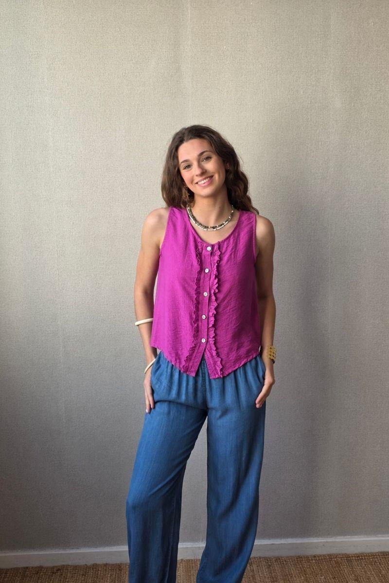 Camiseta de tirantes con volantes magenta